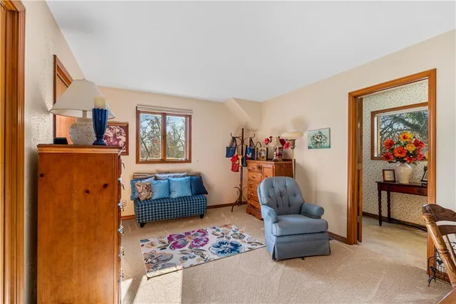 $329,900 | 16800 South 1413th Road, Nevada, MO 64772