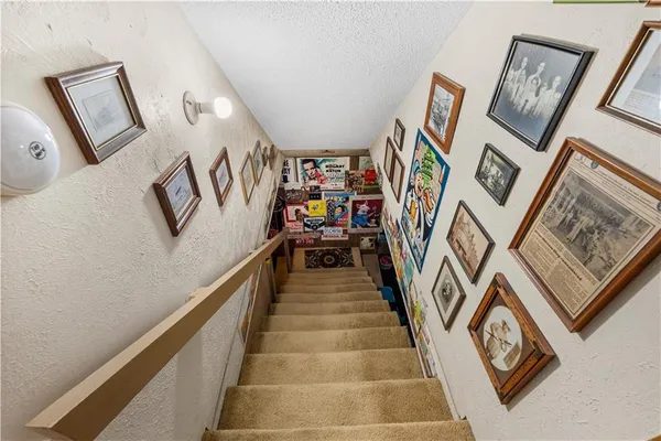 $329,900 | 16800 South 1413th Road, Nevada, MO 64772