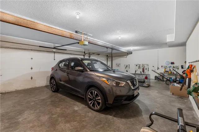 $329,900 | 16800 South 1413th Road, Nevada, MO 64772