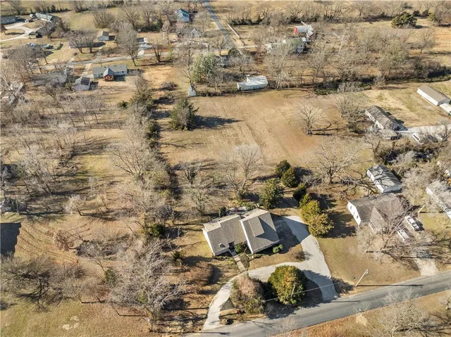 $329,900 | 16800 South 1413th Road, Nevada, MO 64772