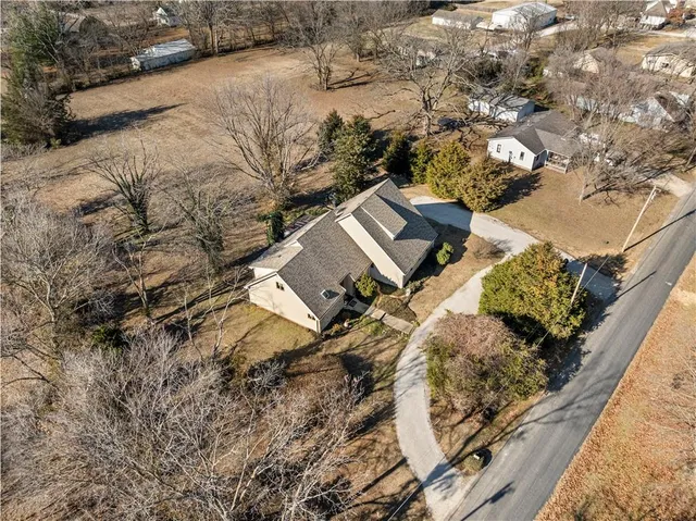 $329,900 | 16800 South 1413th Road, Nevada, MO 64772