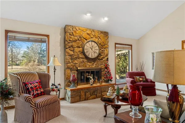 $329,900 | 16800 South 1413th Road, Nevada, MO 64772