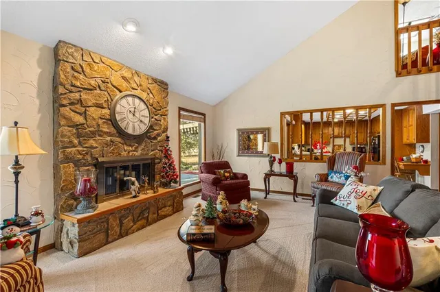 $329,900 | 16800 South 1413th Road, Nevada, MO 64772