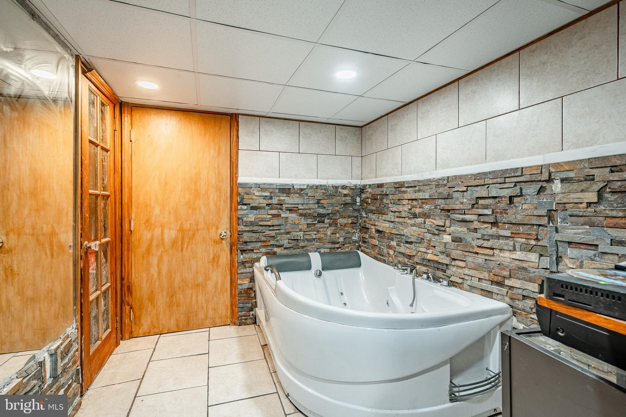 623 Greenhill Road Sharon Hill, PA 19079 - Photo 32 of 42 Gallery Image 32