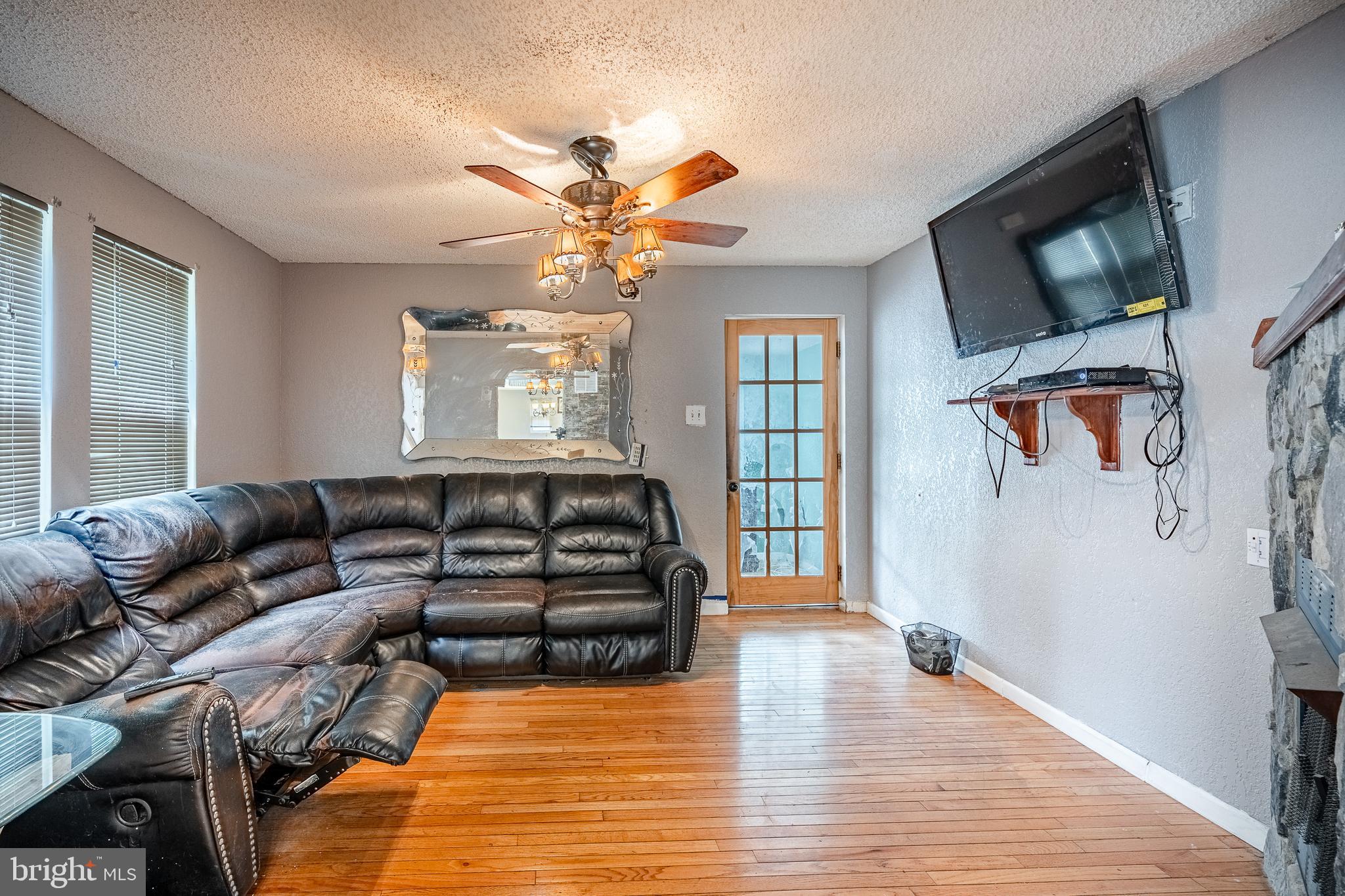 623 Greenhill Road Sharon Hill, PA 19079 - Photo 5 of 42 Gallery Image 5