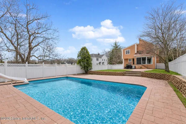 $1,499,000 | 201 Arbutus Avenue | Huguenot