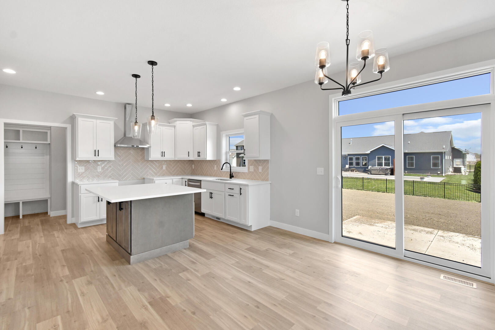 1812 South Sunny Acres Road Mahomet, IL 61853 - Photo 11 of 38