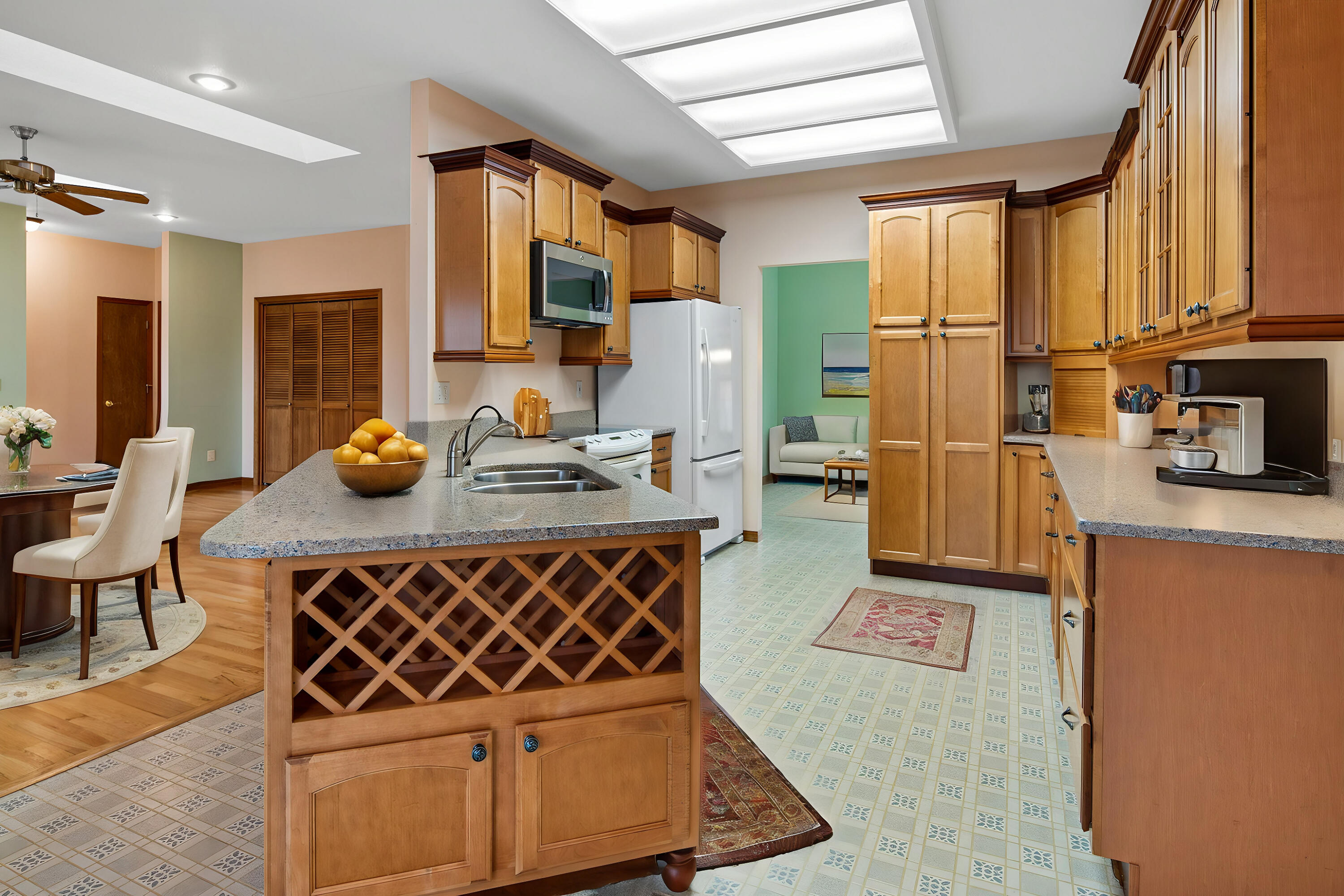 10179 Southwest Shad Road Terrebonne, OR 97760 - Photo 29 of 44 22-web-or-mls-_DSC6023 - Kitchen - Stand
