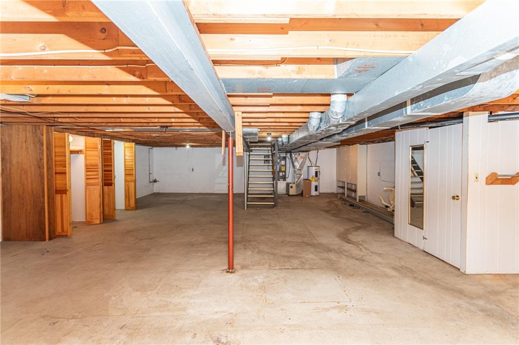 673 Vanderbilt Road Connellsville, PA 15425 - Photo 22 of 28 a view of a garage