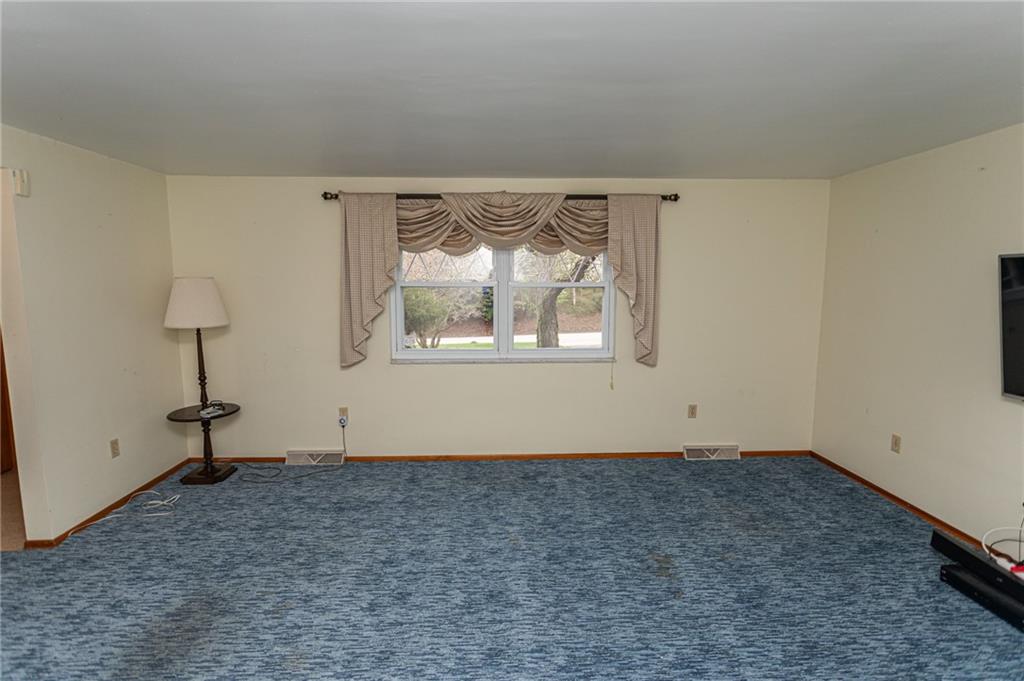 673 Vanderbilt Road Connellsville, PA 15425 - Photo 10 of 28 an empty room with windows