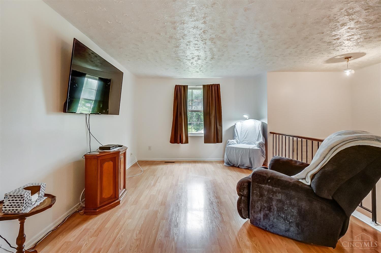 1373 Wade Road Milford, OH 45150 - Photo 5 of 30 Gallery Image 5