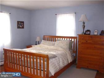 1525 Chestnut Hill Road Pottstown, PA 19465 - Photo 4 of 9 Bedroom - Main