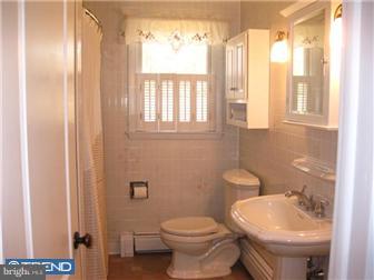 1525 Chestnut Hill Road Pottstown, PA 19465 - Photo 6 of 9 Bathroom