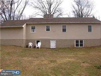 1525 Chestnut Hill Road Pottstown, PA 19465 - Photo 9 of 9 Exterior Back