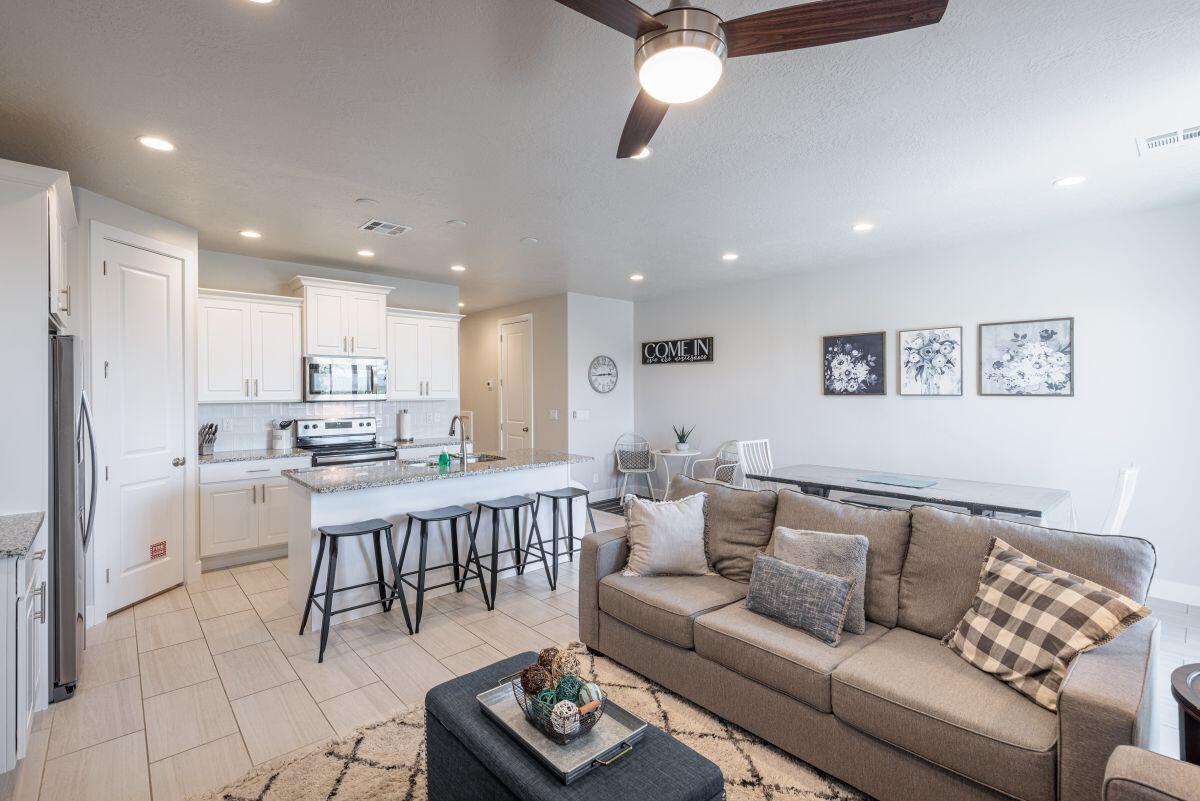 4845 Fishers Is Way St. George, UT 84770 - Photo 19 of 41 livingroom1