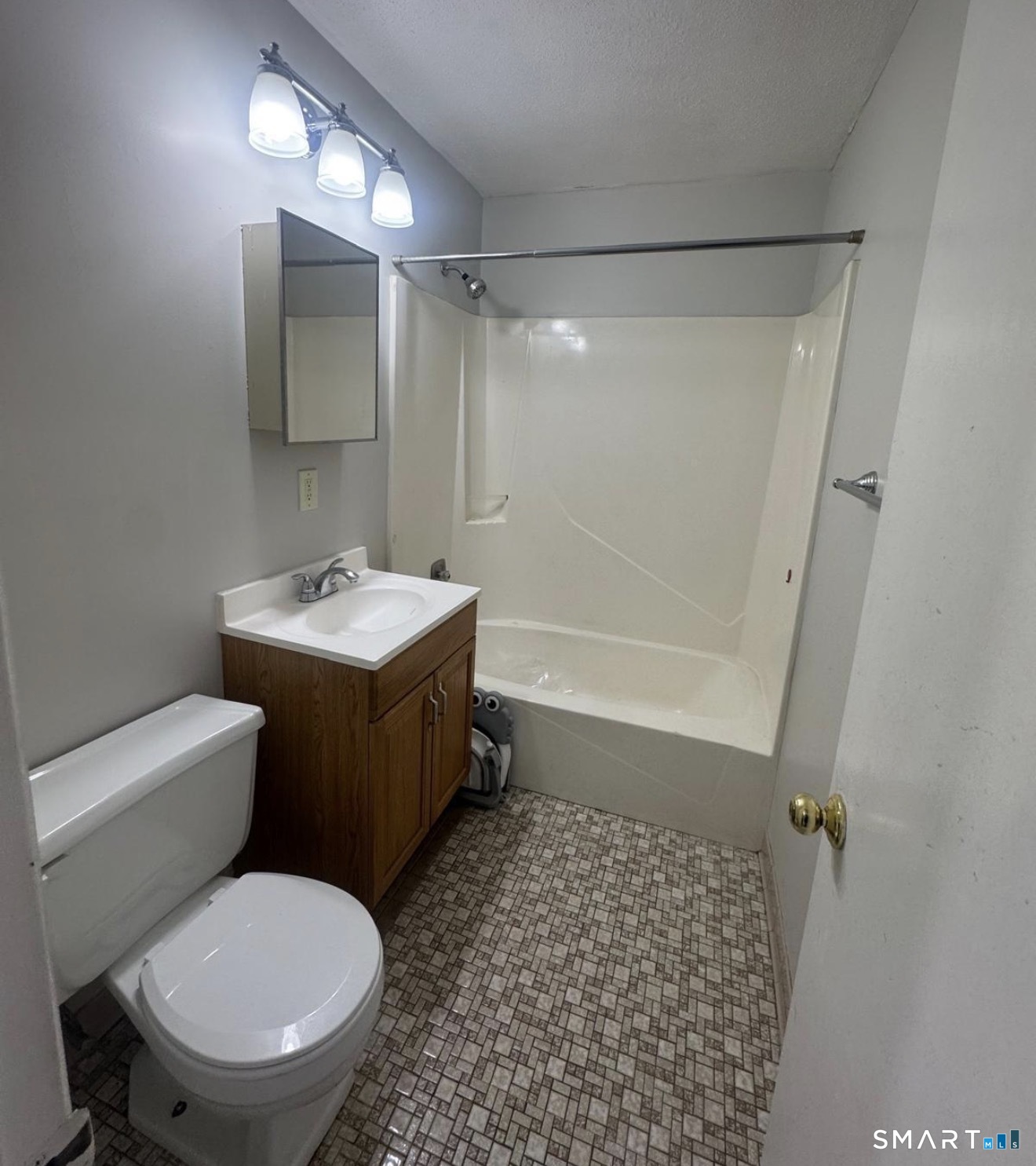 45 Stevens Street, Unit 13 Bridgeport, CT 06606 - Photo 2 of 2
