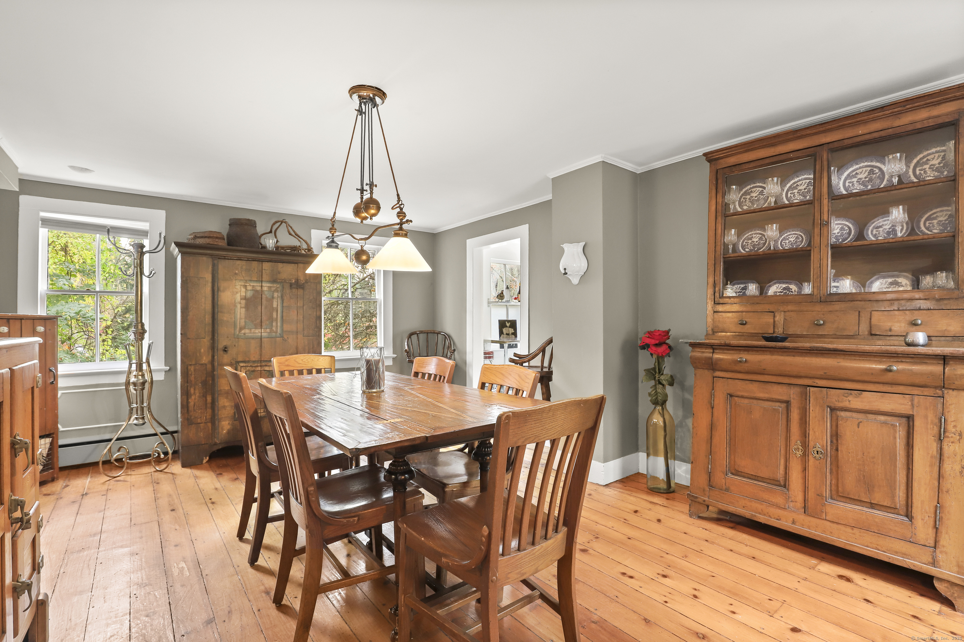 47 Hollow Tree Ridge Road Darien, CT 06820 - Photo 8 of 40