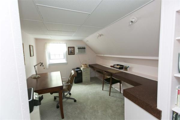 56 Gail Ann Road Billerica, MA 01821 - Photo 16 of 18