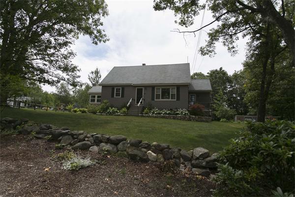 56 Gail Ann Road Billerica, MA 01821 - Photo 2 of 18
