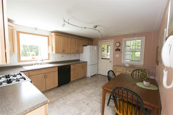 56 Gail Ann Road Billerica, MA 01821 - Photo 4 of 18