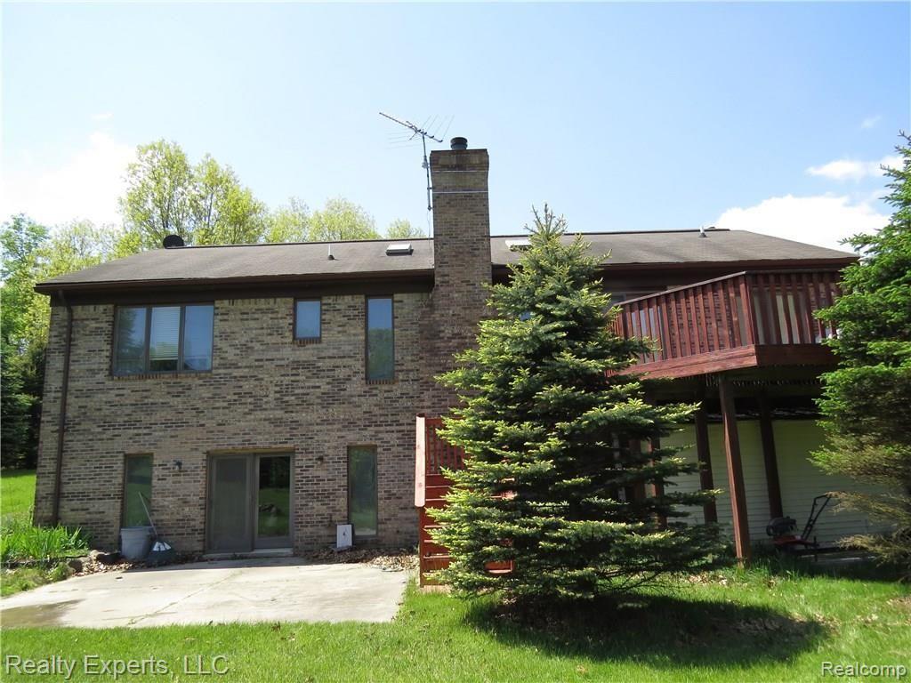 4115 Pingree Road Howell, MI 48843 - Photo 2 of 24 Back 3.JPG
