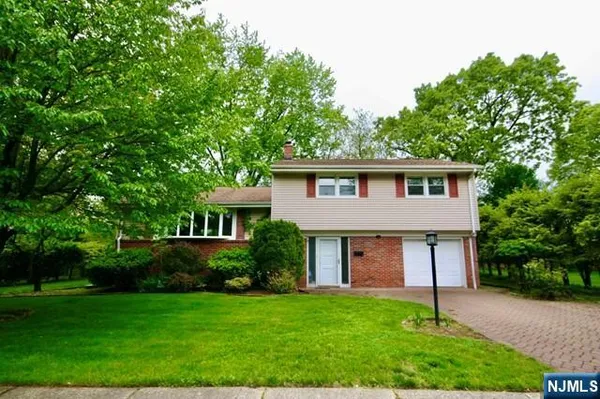 $4,900 | 147 12th Street, Cresskill, NJ 07626