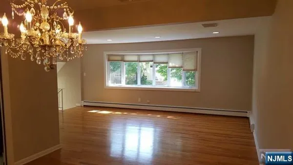 $4,900 | 147 12th Street, Cresskill, NJ 07626
