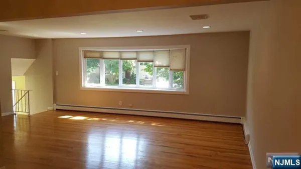 $4,900 | 147 12th Street, Cresskill, NJ 07626