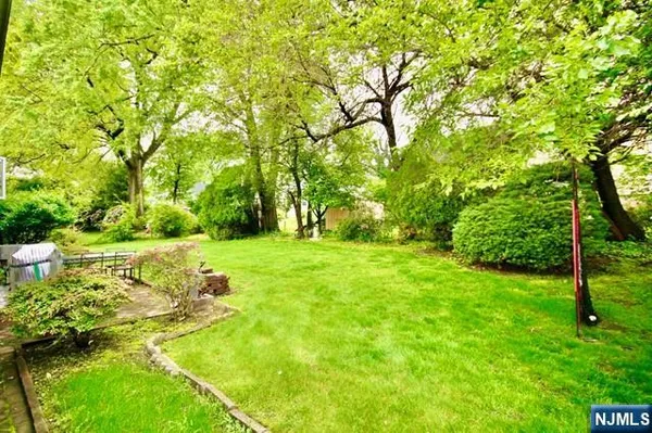 $4,900 | 147 12th Street, Cresskill, NJ 07626