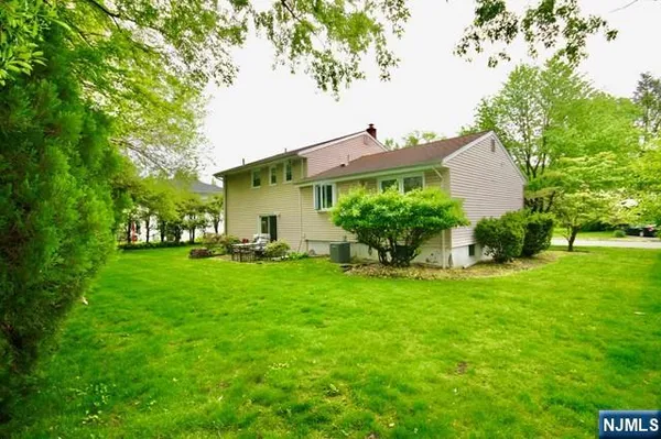 $4,900 | 147 12th Street, Cresskill, NJ 07626