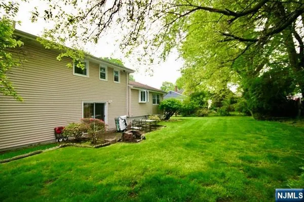 $4,900 | 147 12th Street, Cresskill, NJ 07626