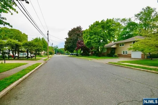 $4,900 | 147 12th Street, Cresskill, NJ 07626