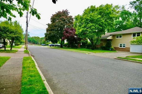 $4,900 | 147 12th Street, Cresskill, NJ 07626