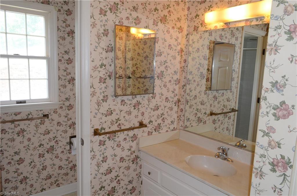 410 Traceway Road High Point, NC 27265 - Photo 13 of 27 Main Bathroom