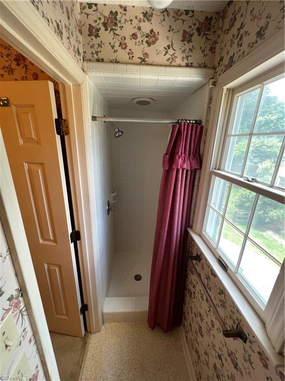 410 Traceway Road High Point, NC 27265 - Photo 16 of 27 Main Bathroom