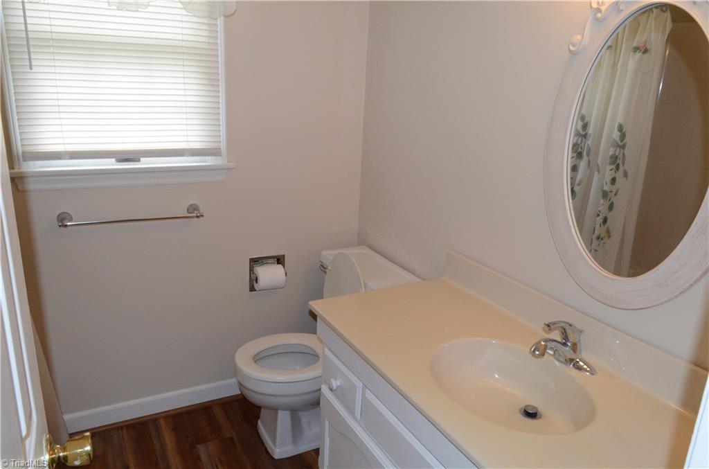 410 Traceway Road High Point, NC 27265 - Photo 19 of 27 2nd Bathroom