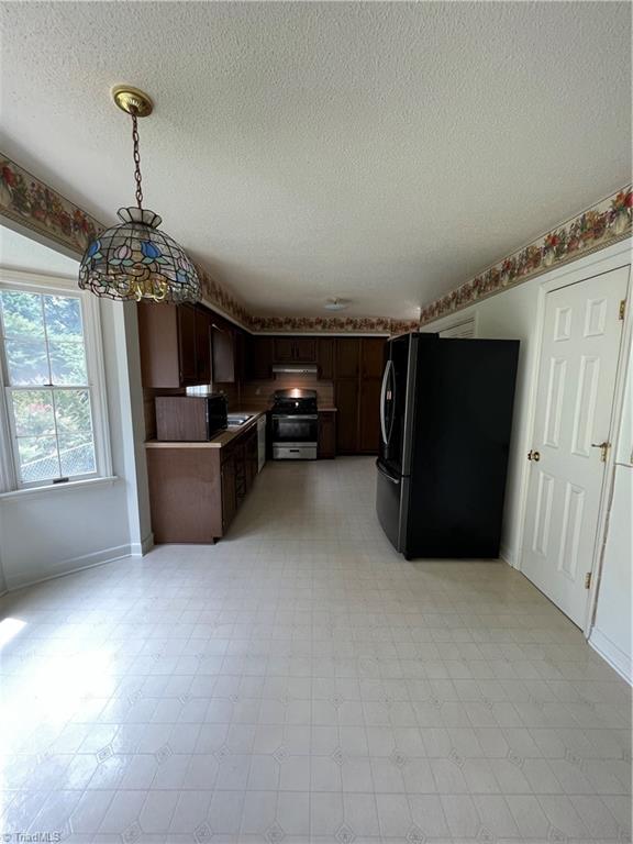 410 Traceway Road High Point, NC 27265 - Photo 6 of 27 Kitchen & Breakfast Area