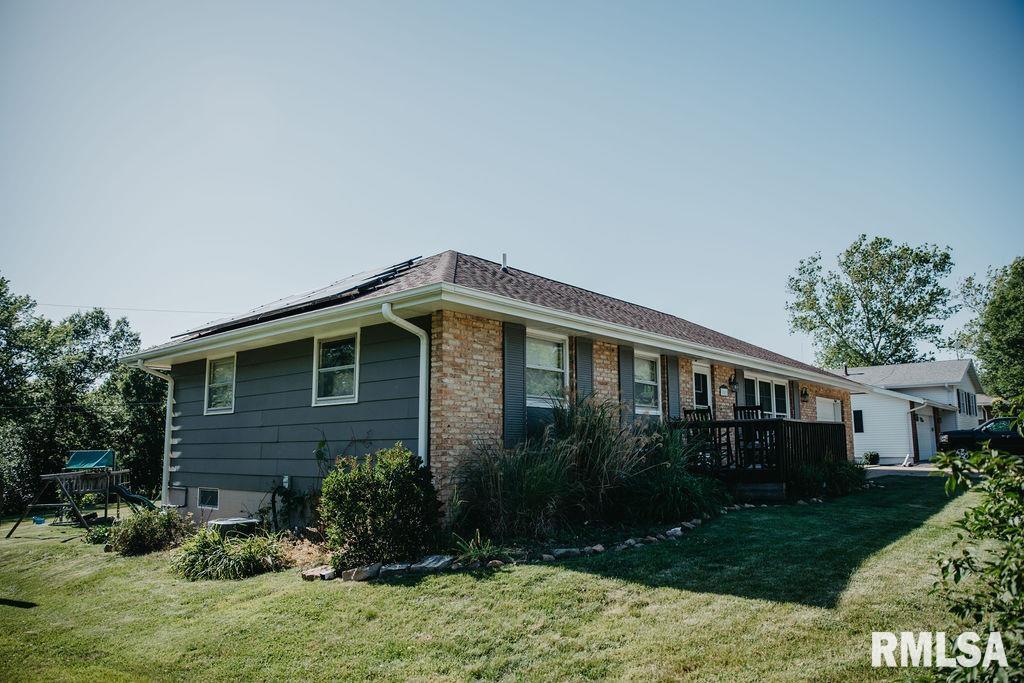 161 Penny Lane Macomb, IL 61455 - Photo 2 of 30