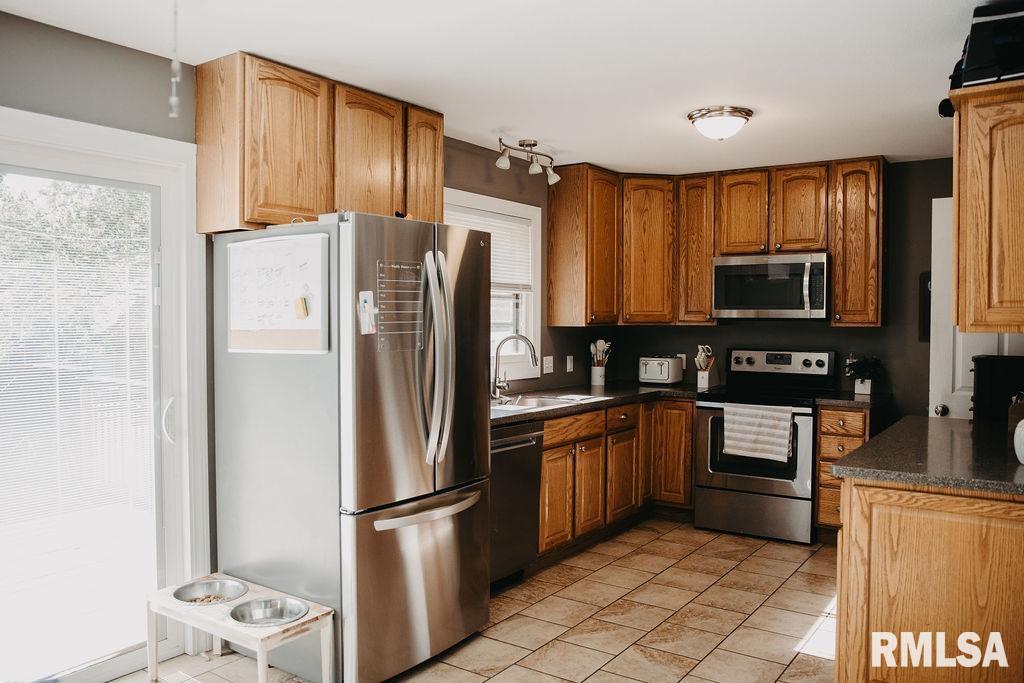 161 Penny Lane Macomb, IL 61455 - Photo 6 of 30