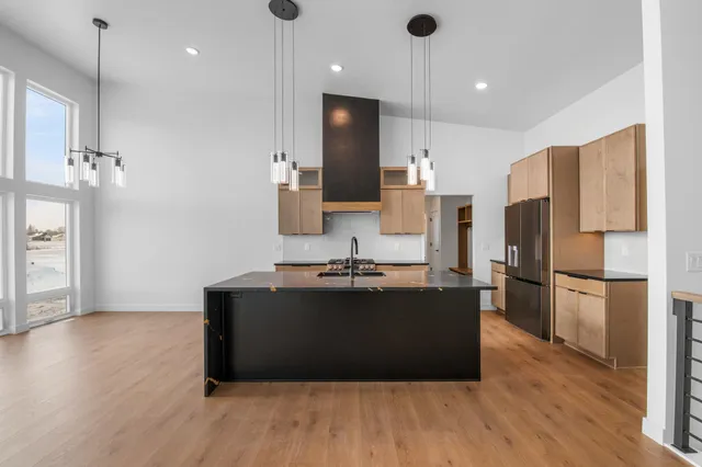 $799,900 | 308 Kerrigan Drive, Wrightstown, WI 54180