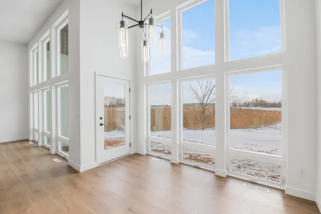 $799,900 | 308 Kerrigan Drive, Wrightstown, WI 54180