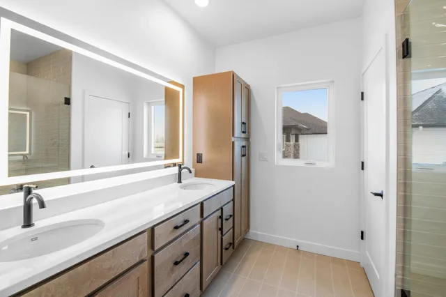 $799,900 | 308 Kerrigan Drive, Wrightstown, WI 54180