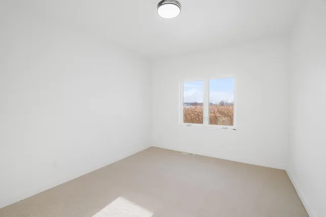 $799,900 | 308 Kerrigan Drive, Wrightstown, WI 54180