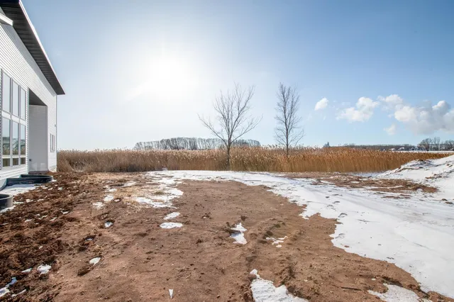 $799,900 | 308 Kerrigan Drive, Wrightstown, WI 54180