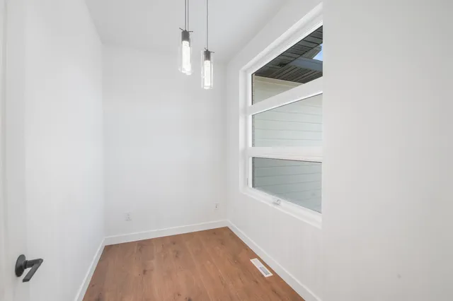 $799,900 | 308 Kerrigan Drive, Wrightstown, WI 54180