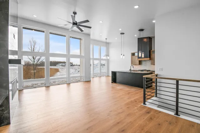 $799,900 | 308 Kerrigan Drive, Wrightstown, WI 54180