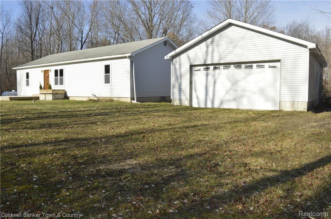 7083 Brophy Road Howell, MI 48855 - Photo 3 of 29 _DSC0083.gif