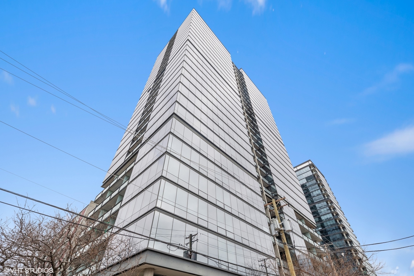 860 West Blackhawk Street, Unit 1007 Chicago, IL 60642 - Photo 1 of 27 a view of a building