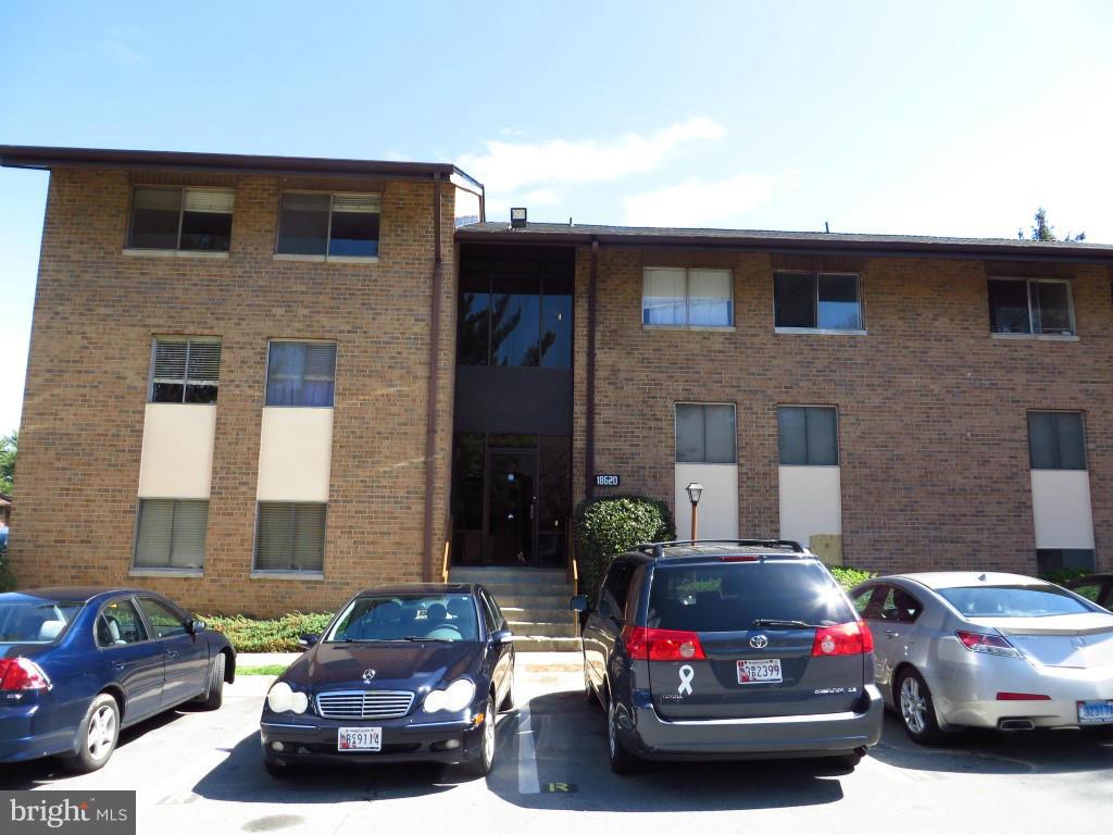 18620 Walkers Choice Road, Unit 5 Gaithersburg, MD 20886 - Photo 2 of 27 Exterior (Front)