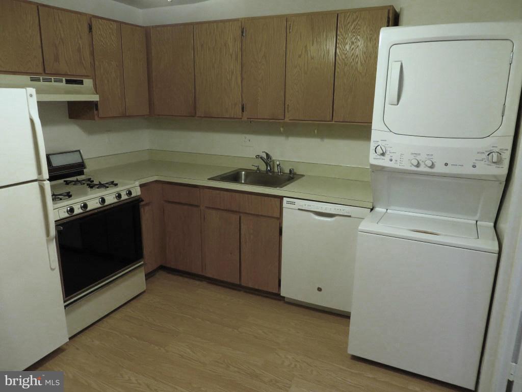 18620 Walkers Choice Road, Unit 5 Gaithersburg, MD 20886 - Photo 14 of 27 Kitchen